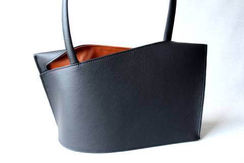 Wave / Medium Handbag - Olbrish b - Schwarz/Oker - Bild: A4